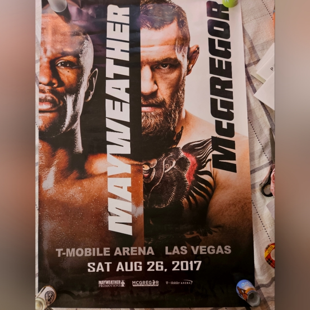 Mayweather vs Mcgregor in Vegas 36×24